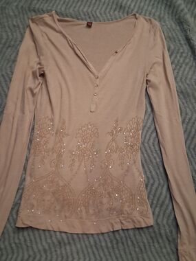 Long Sleeve Sequin Embellished V-Neck Top - Beige
